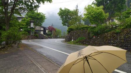 福地温泉は雨