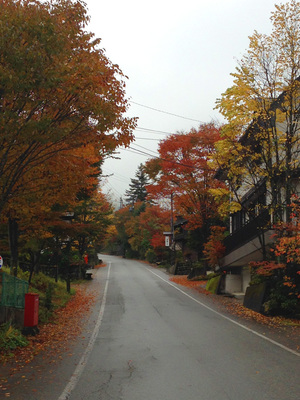 幻想的な色につつまれる福地温泉